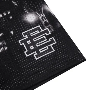 EE Basic Short Black Skyline