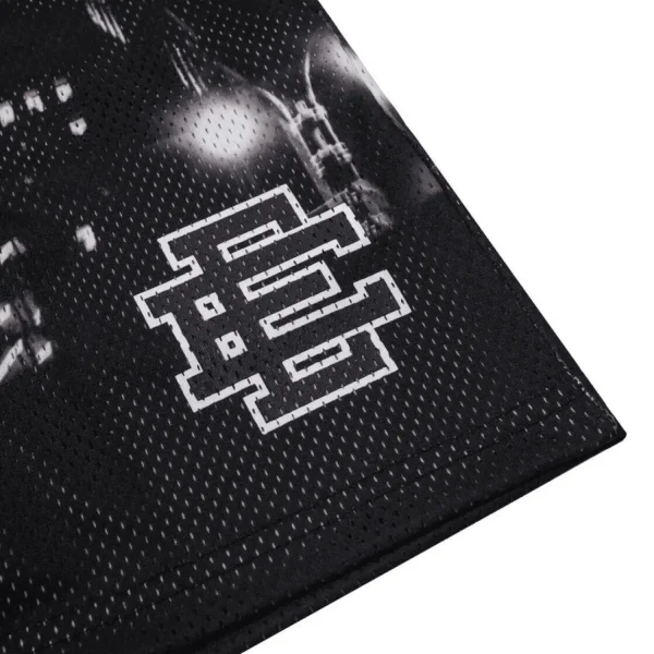 EE Basic Short Black Skyline